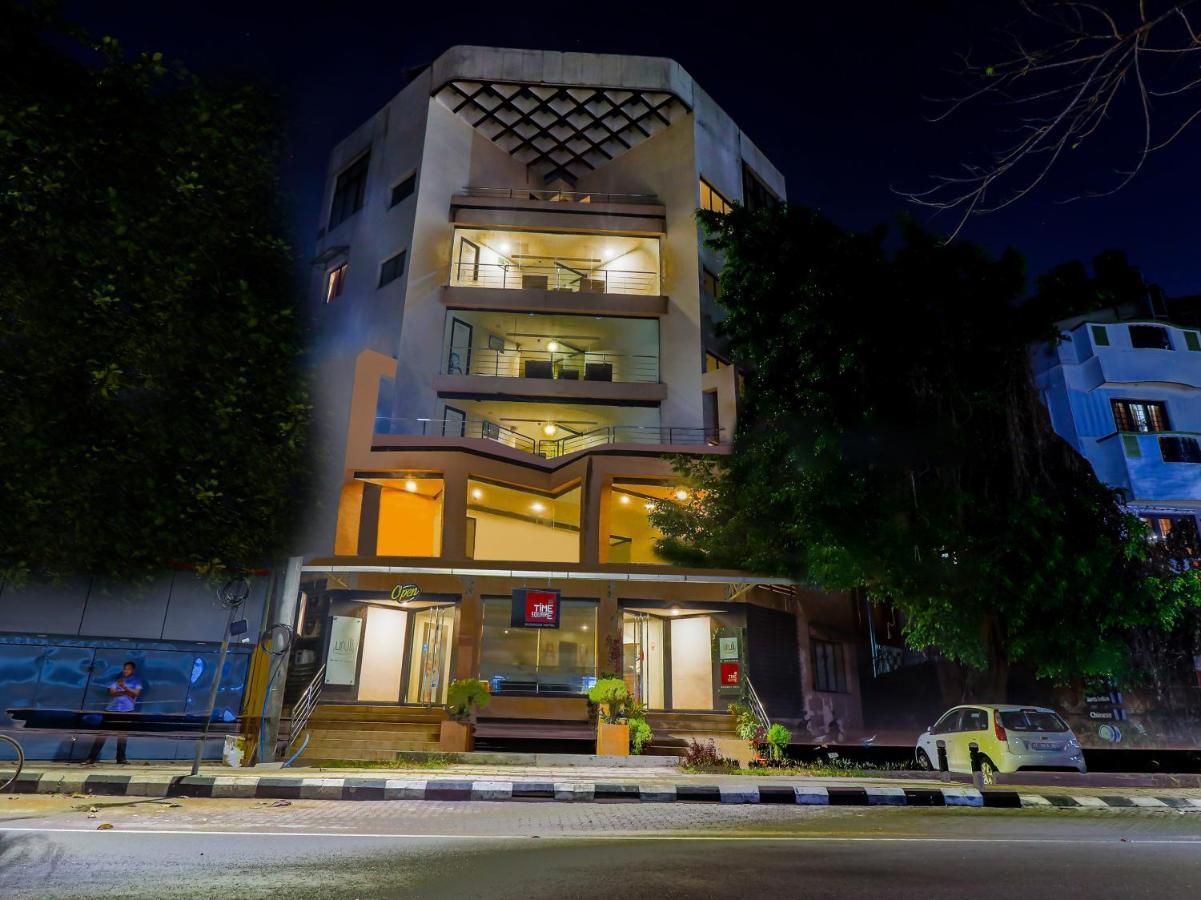 Treebo Trend Time Square Marine Drive Hotel Kochi Exterior foto