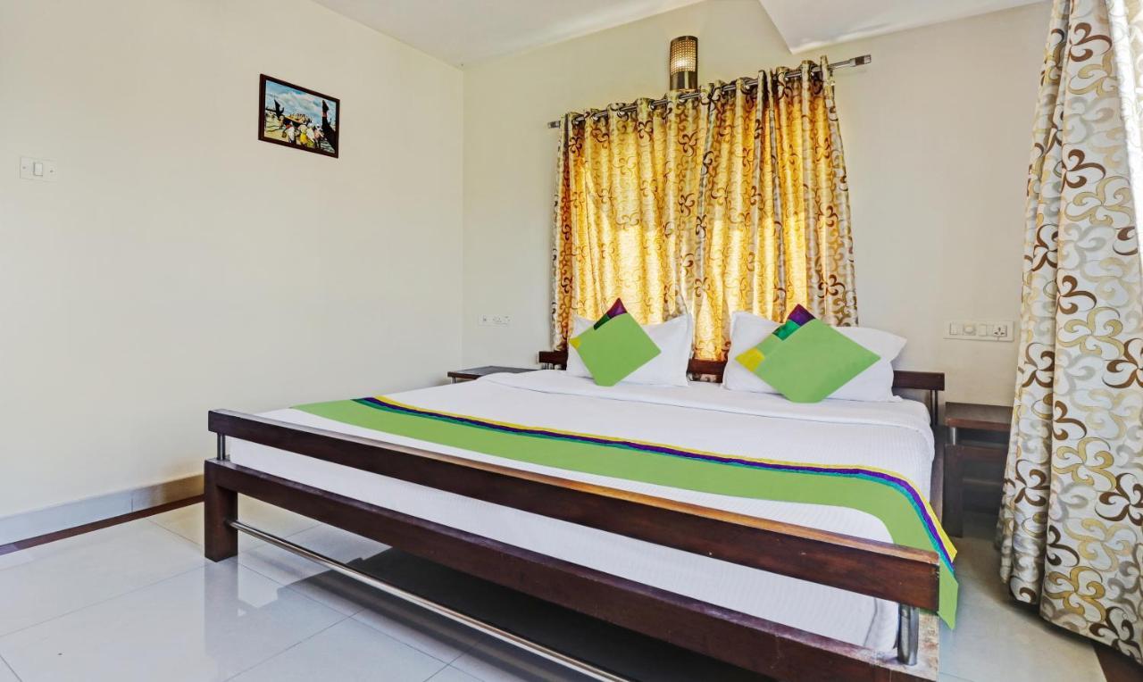 Treebo Trend Time Square Marine Drive Hotel Kochi Exterior foto