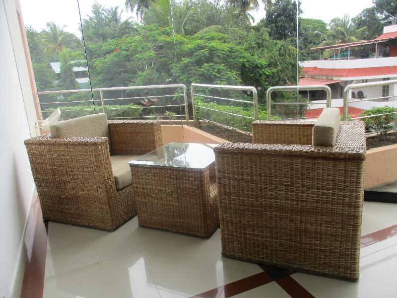 Treebo Trend Time Square Marine Drive Hotel Kochi Exterior foto