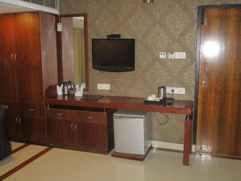 Treebo Trend Time Square Marine Drive Hotel Kochi Exterior foto