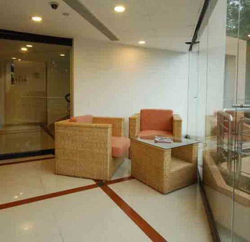 Treebo Trend Time Square Marine Drive Hotel Kochi Exterior foto