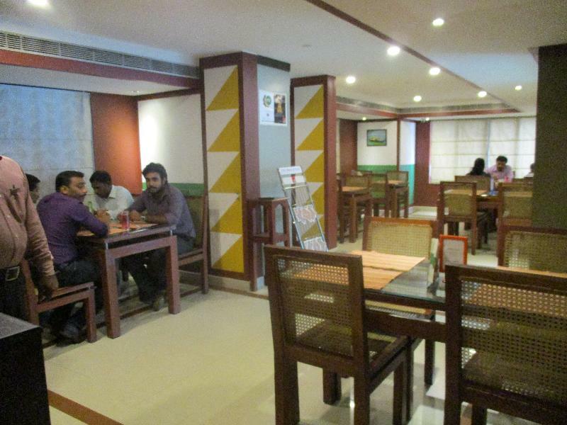 Treebo Trend Time Square Marine Drive Hotel Kochi Exterior foto